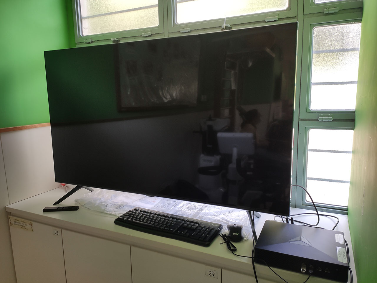 再向麦理浩夫人中心捐赠复康仪器材