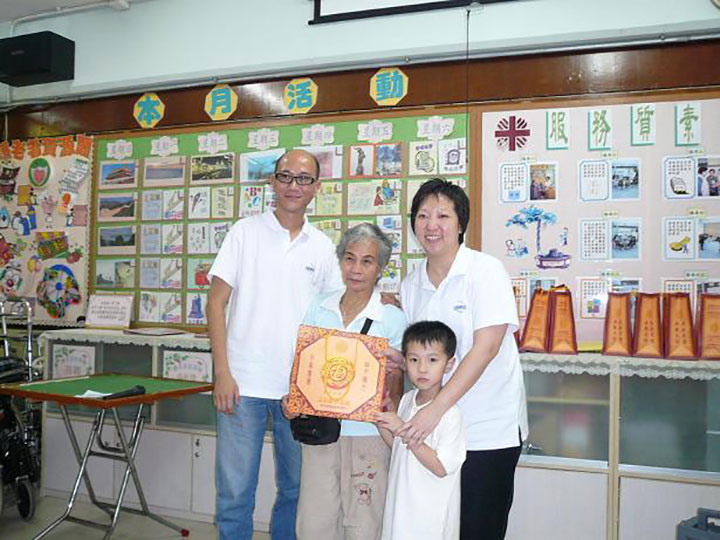 爱心月饼表关怀